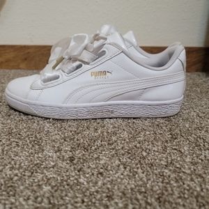 White pump sneakers